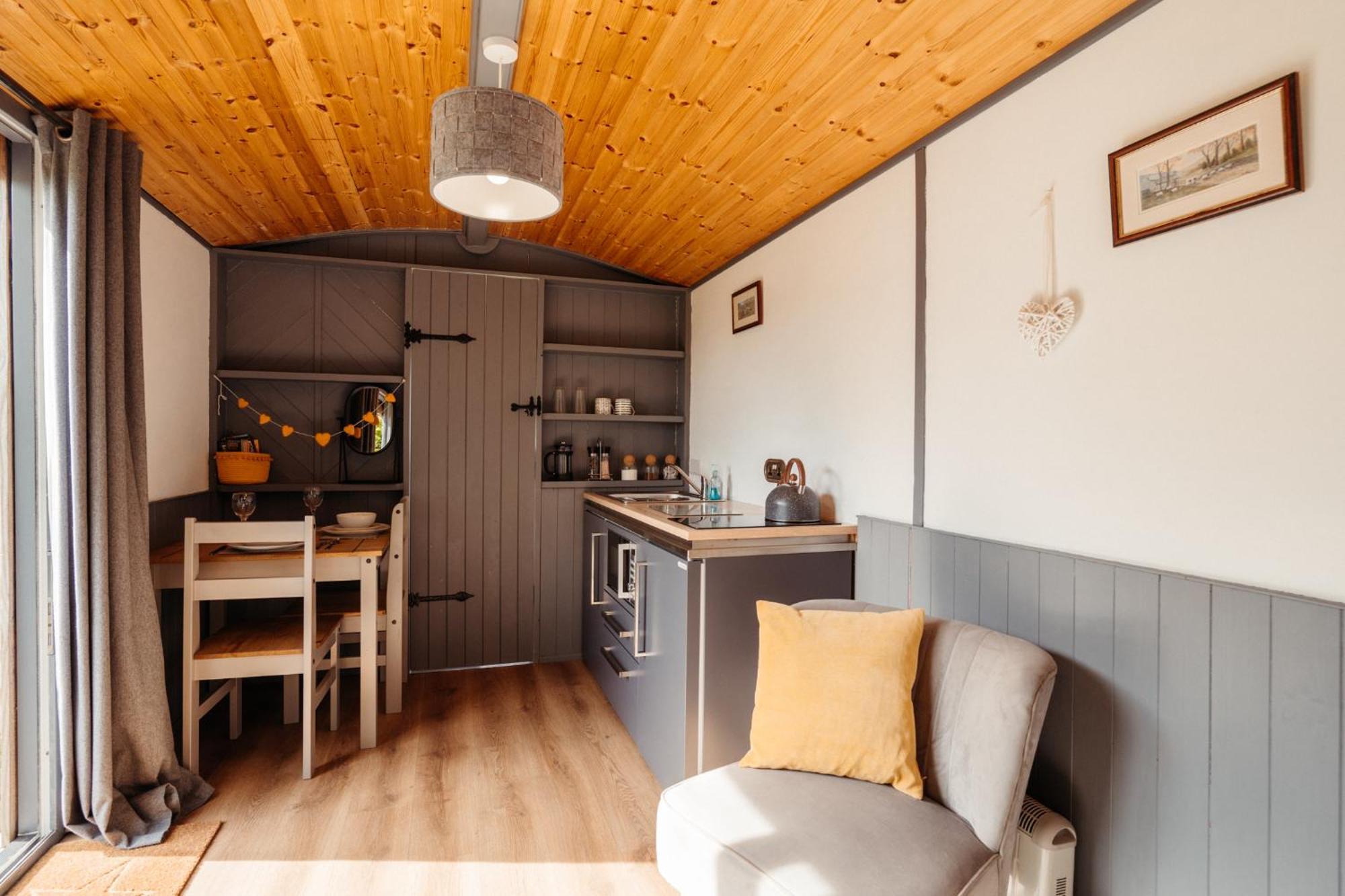 Cefn Crib Cabins 马汉莱斯 外观 照片